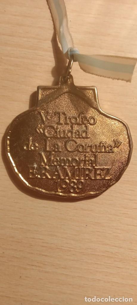 Antig&uuml;edades: Medalla V trofeo Ciudad de la coru&ntilde;a - Foto 2
