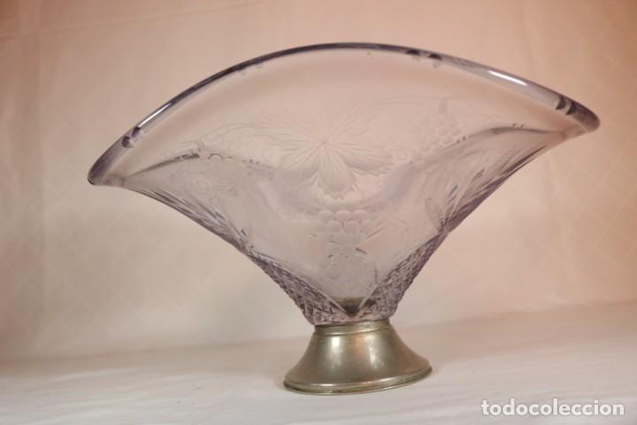 Antig&uuml;edades: Gran centro de mesa en cristal de murano tallado con base plateada - Foto 2