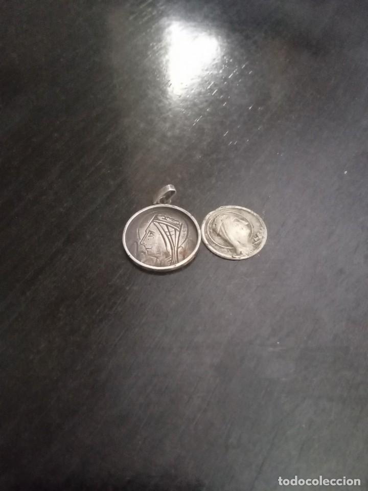 Antig&uuml;edades: La moreneta.2 medallas. - Foto 1