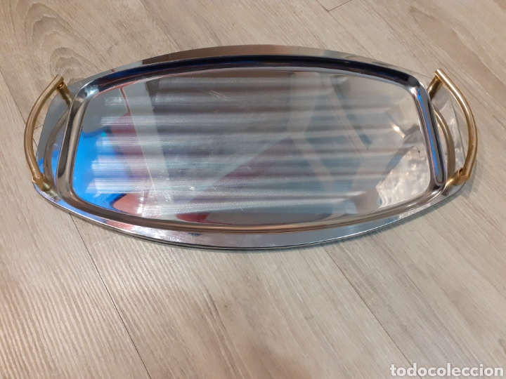 Antig&uuml;edades: BANDEJA DE METAL CON ASAS. - Foto 1