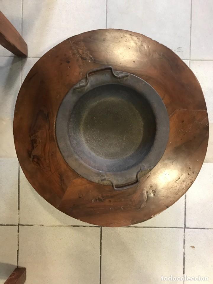 Antig&uuml;edades: BRASERO CON SOPORTE DE MADERA (RESTAURADO) - Foto 1
