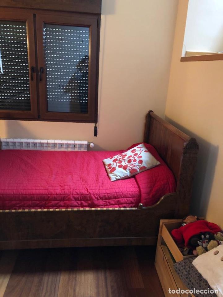 Antig&uuml;edades: Cama s.XIX de caoba - Foto 3