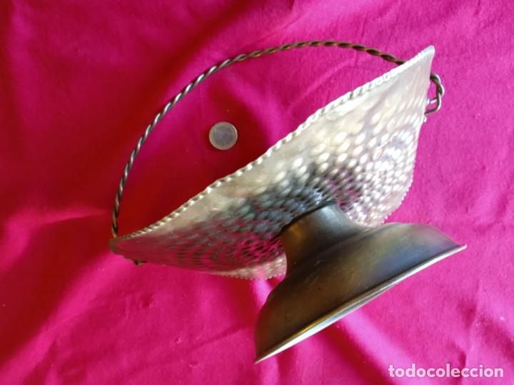 Antig&uuml;edades: Cesta de metal bronce o lat&oacute;n - Foto 1