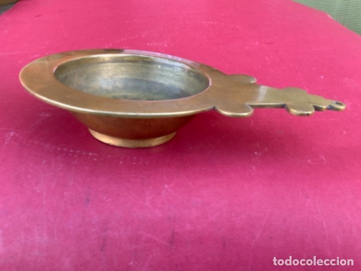 Antig&uuml;edades: Escudilla de cobre. siglo XIX. - Foto 2
