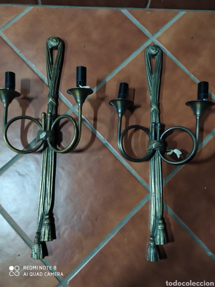 Antig&uuml;edades: Dos Apliques Antiguos de Bronce - Foto 1