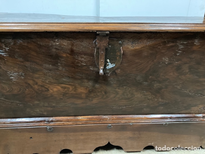 Antig&uuml;edades: Arca antigua nogal restaurada - Foto 5