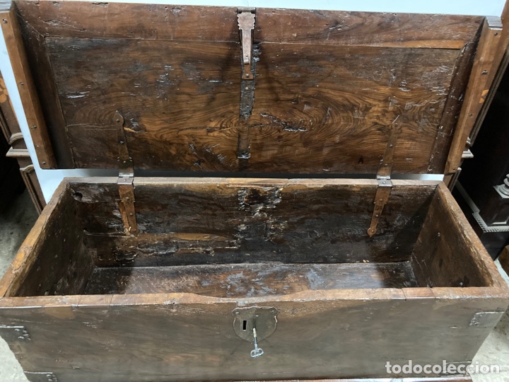 Antig&uuml;edades: Arca antigua nogal restaurada - Foto 8