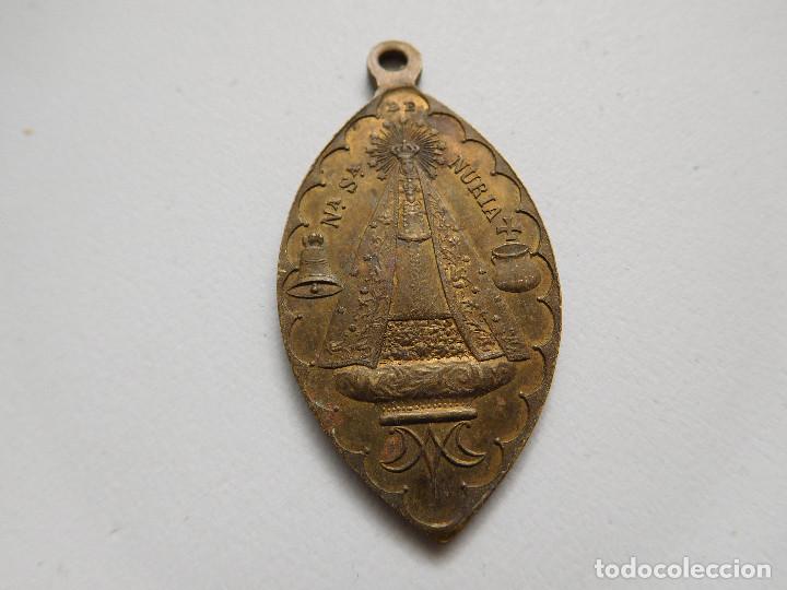 Antiguidades: Medalla de bronce N.S. de Nuria y San Gil abat