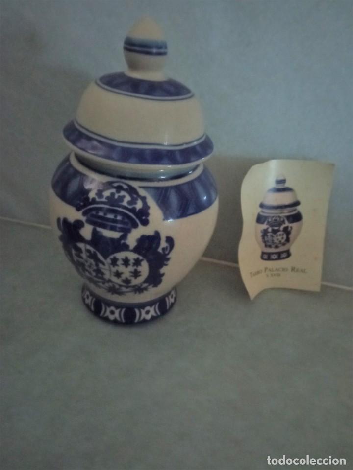 Antig&uuml;edades: Tarro Palacio Real S. XVIII (r&eacute;plica) - Foto 1
