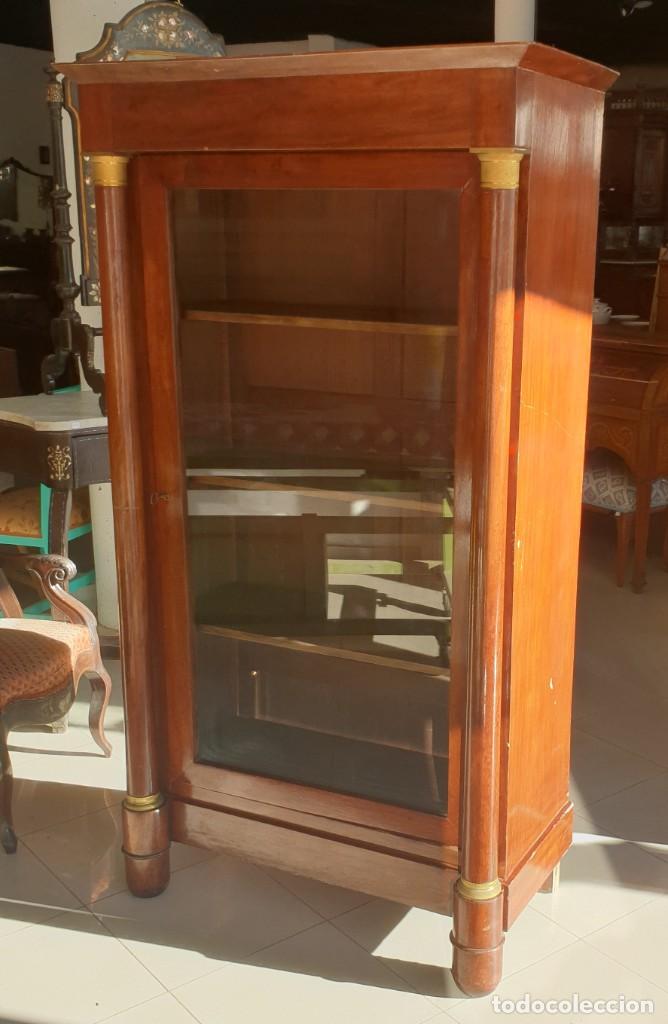 Antig&uuml;edades: Vitrina Imperio de caoba - Foto 3