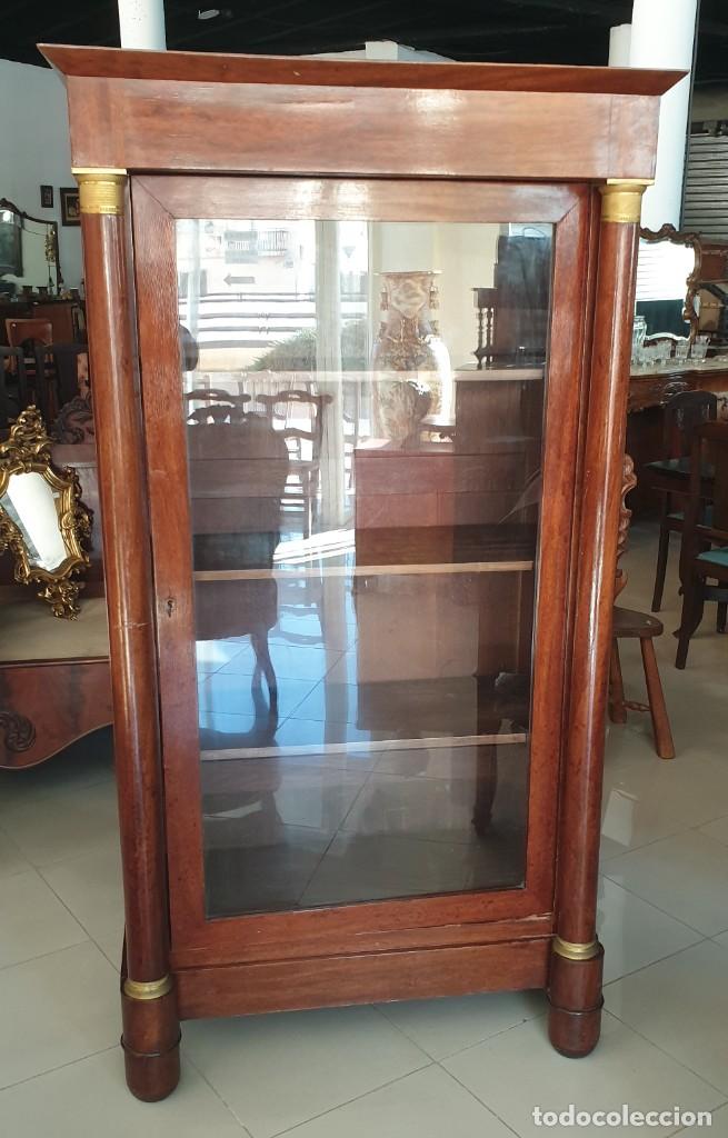 Antig&uuml;edades: Vitrina Imperio de caoba - Foto 6