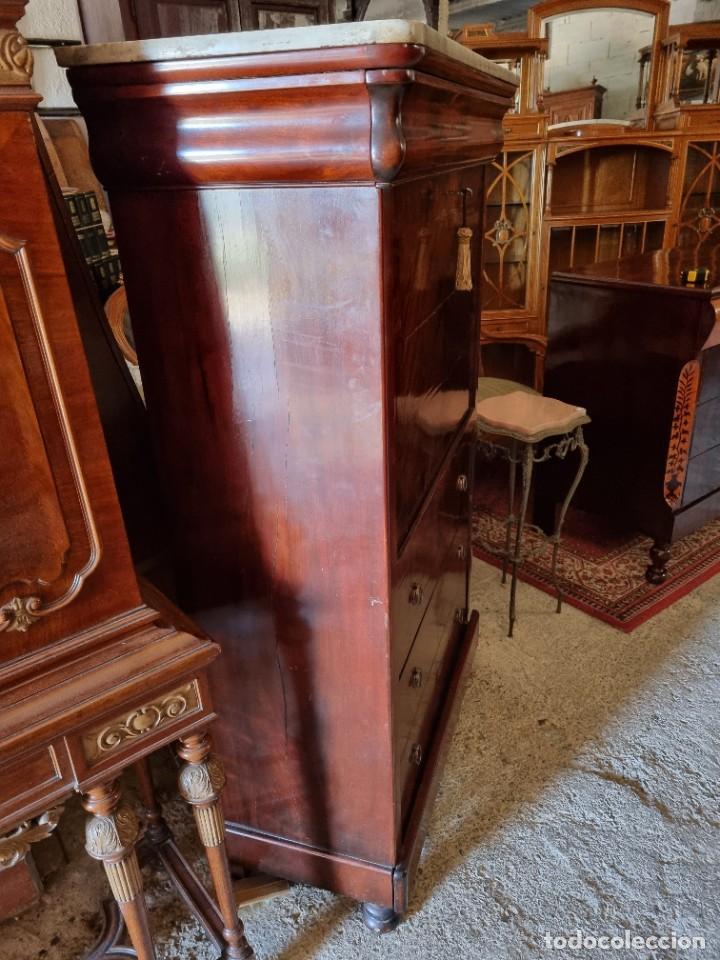 Antig&uuml;edades: Simfonier chapado en caoba - Foto 2