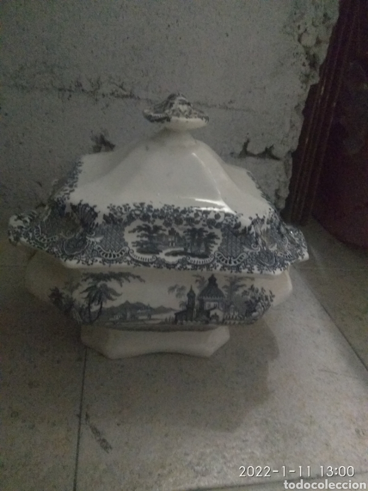 Antig&uuml;edades: Sopera porcelana - Foto 3