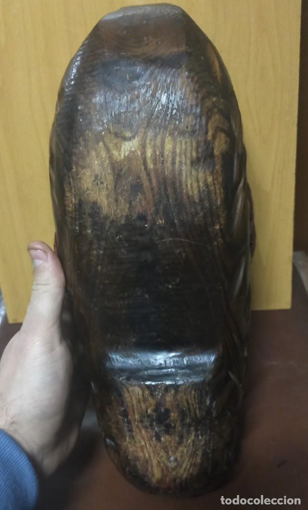 Antig&uuml;edades: Antiguo y enorme zueco de madera - Foto 2
