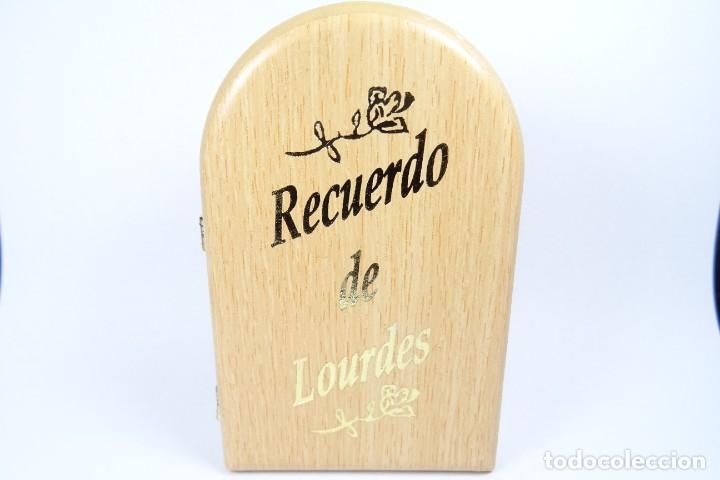 Antig&uuml;edades: Icono doble en madera de la Virgen de Lourdes - Foto 4