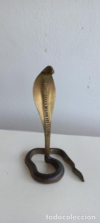 Antig&uuml;edades: FIGURA, Serpiente, cobra de bronce, 21,5 - Foto 1