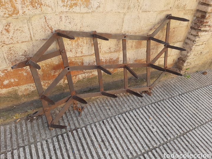 Antig&uuml;edades: Arado antiguo de hierro - Foto 3