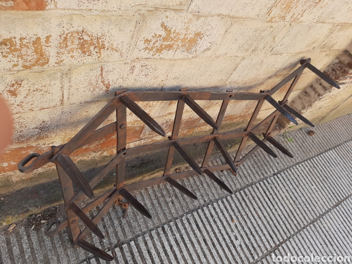 Antig&uuml;edades: Arado antiguo de hierro - Foto 4