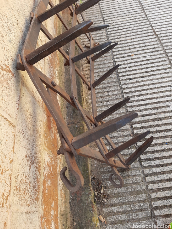 Antig&uuml;edades: Arado antiguo de hierro - Foto 6