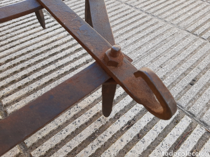 Antig&uuml;edades: Arado antiguo de hierro - Foto 9
