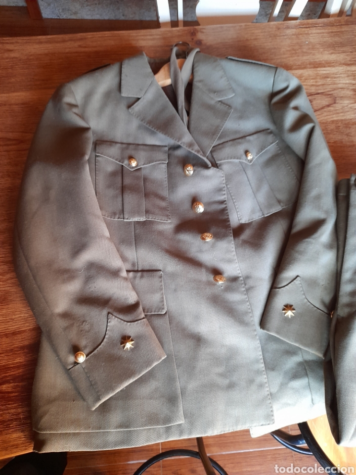 Antig&uuml;edades: Traje militar comandante ej&eacute;rcito de tierra