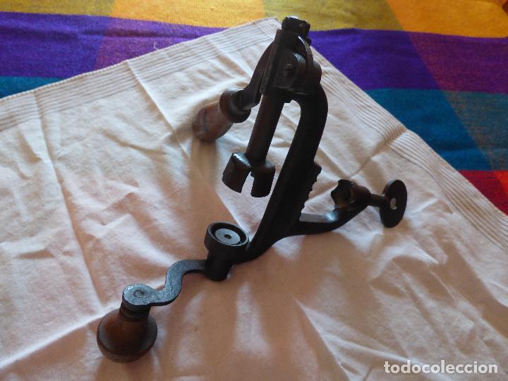Antig&uuml;edades: Herramienta para rellenar cartuchos - Foto 1