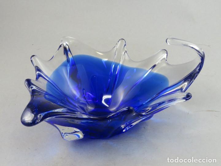 Antig&uuml;edades: Centro en vidrio azul de Murano - Foto 2