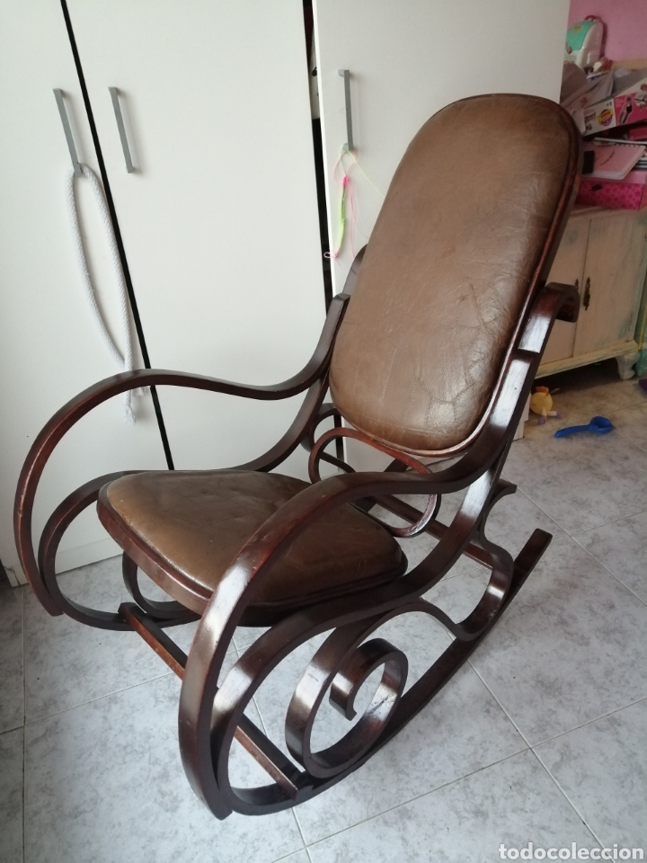 Antig&uuml;edades: Mecedora de piel made in taiwan - Foto 4