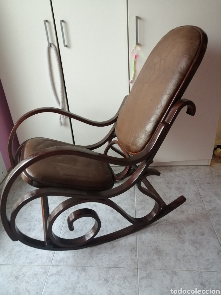 Antig&uuml;edades: Mecedora de piel made in taiwan - Foto 5