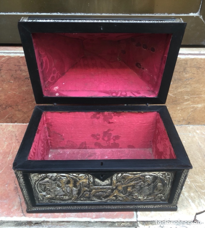 Antig&uuml;edades: Caja de Plata S.XVII - Foto 7