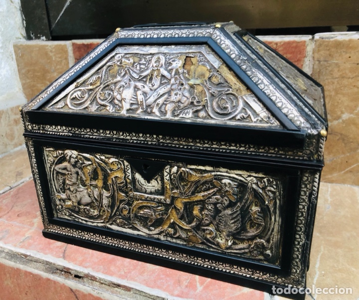 Antig&uuml;edades: Caja de Plata S.XVII - Foto 9