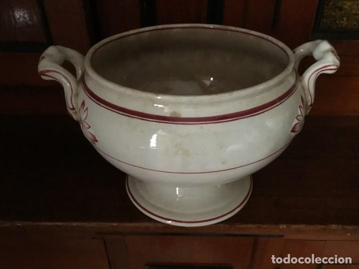 Antig&uuml;edades: Sopera muy antigua - Foto 2