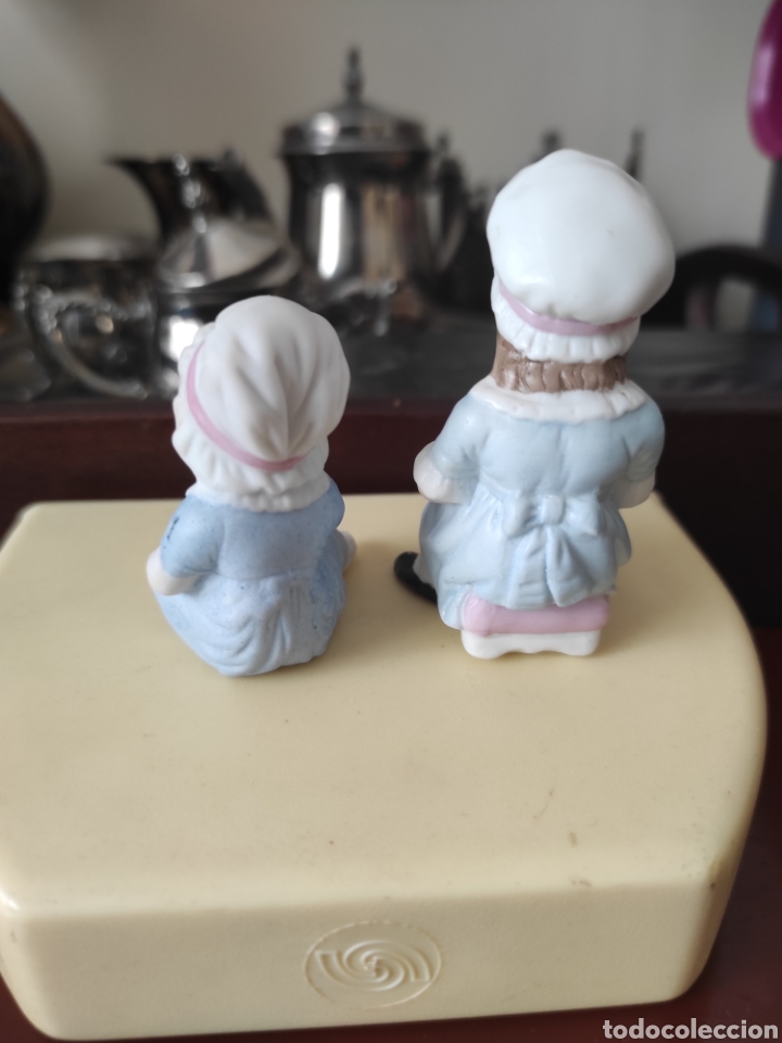 Antig&uuml;edades: Pareja figuras porcelana biscuit - Foto 3