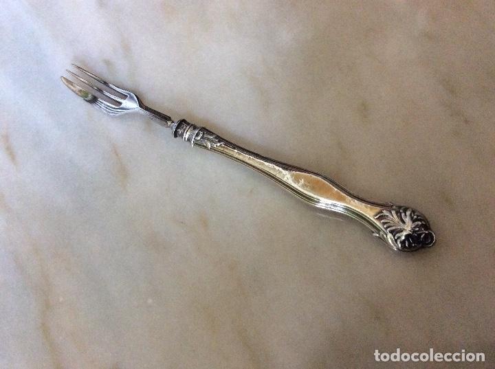 Antig&uuml;edades: ANTIGUO TENEDOR PASTELES - DE PLATA - SOLID SILVER - CONTRASTES - c 1852 - Foto 6