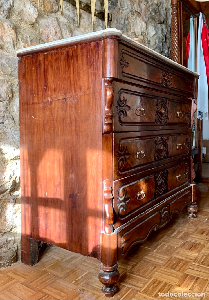 Antig&uuml;edades: C&oacute;moda catalana de madera de caoba - Foto 2