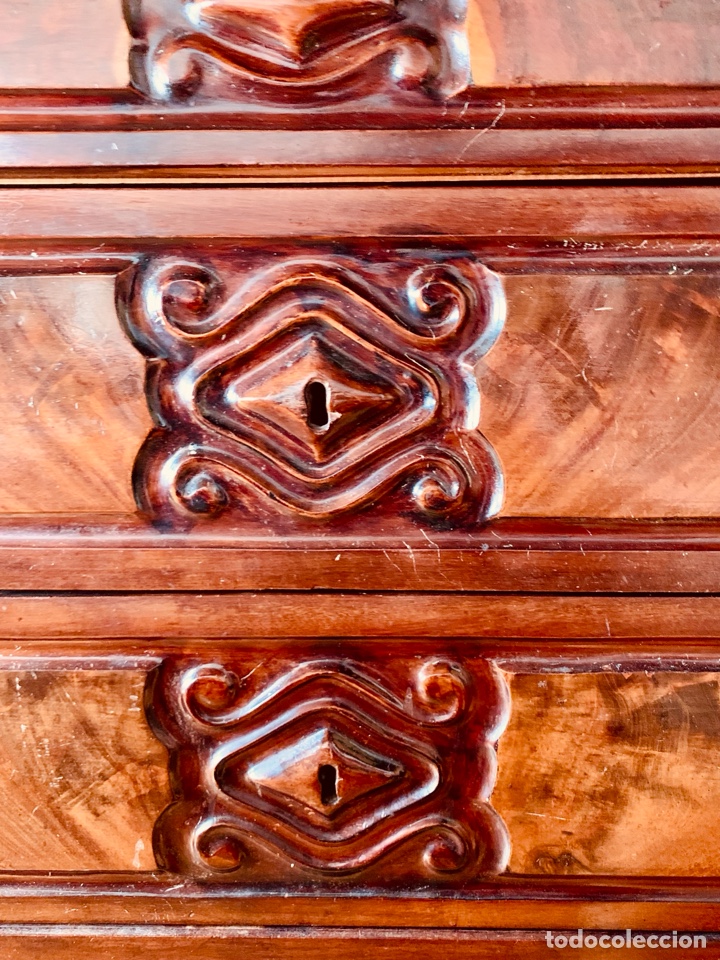 Antig&uuml;edades: C&oacute;moda catalana de madera de caoba - Foto 4