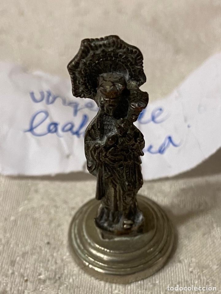 Antig&uuml;edades: C-24. Virgen mini. Virgen de la Almudena - Foto 1