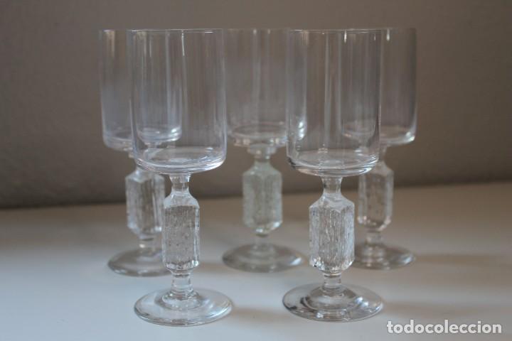 Antig&uuml;edades: LOTE 5 COPAS CRISTAL MEDIDA JEREZ PIE RECTANGULAR TALLADO - Foto 3