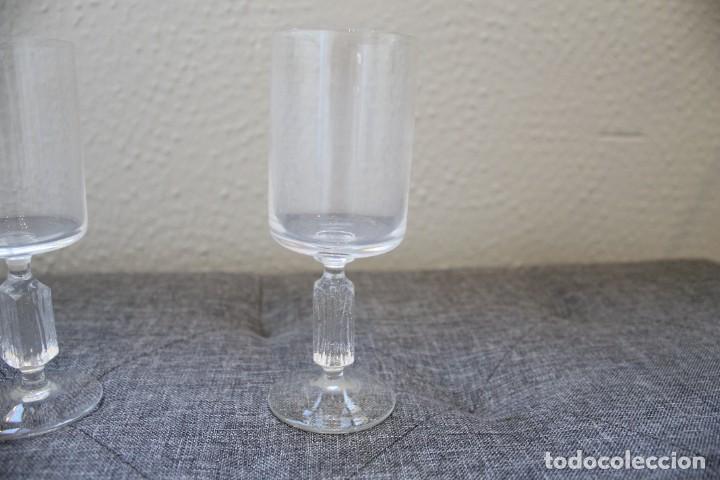 Antig&uuml;edades: LOTE 4 COPAS CRISTAL VINO PIE RECTANGULAR TALLADO - Foto 3