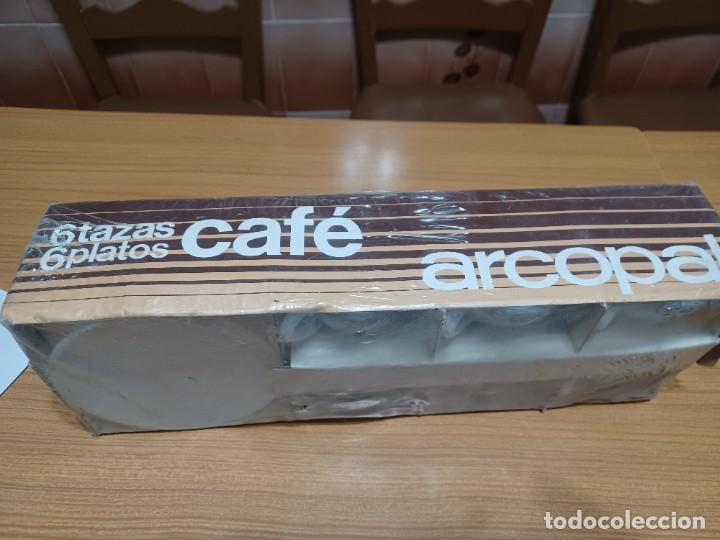Antig&uuml;edades: Juego de cafe arcopal - Foto 2