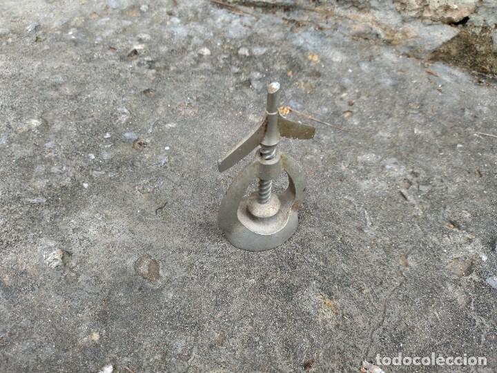 Antig&uuml;edades: Rompe nueces - Foto 1
