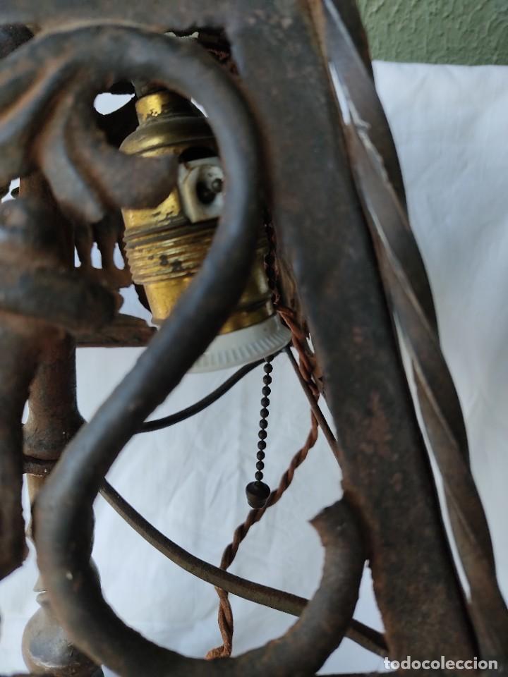 Antig&uuml;edades: Antigua l&aacute;mpara de hierro forjado - Foto 4