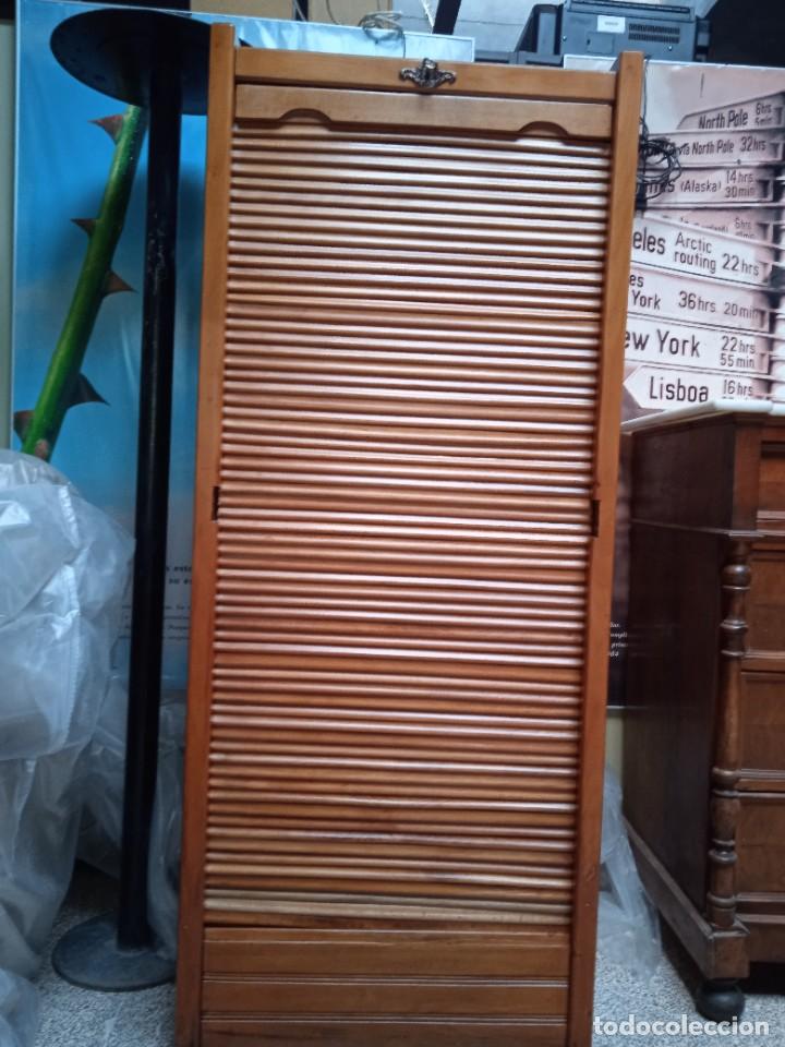 Antig&uuml;edades: Armario antiguo - Foto 1