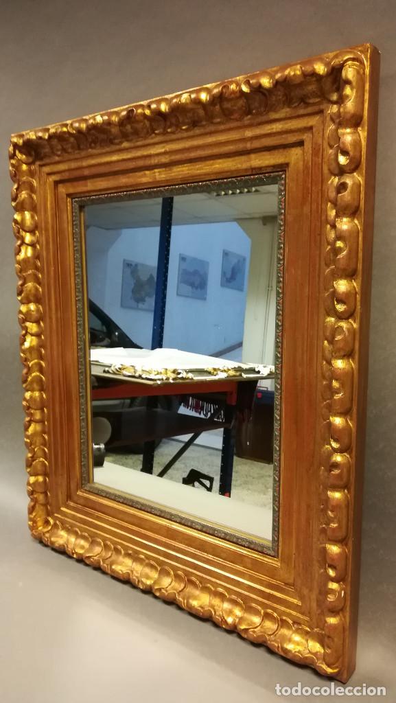 Antig&uuml;edades: ESPEJO CON MARCO DE MADERA CON PAN DE ORO - Foto 3