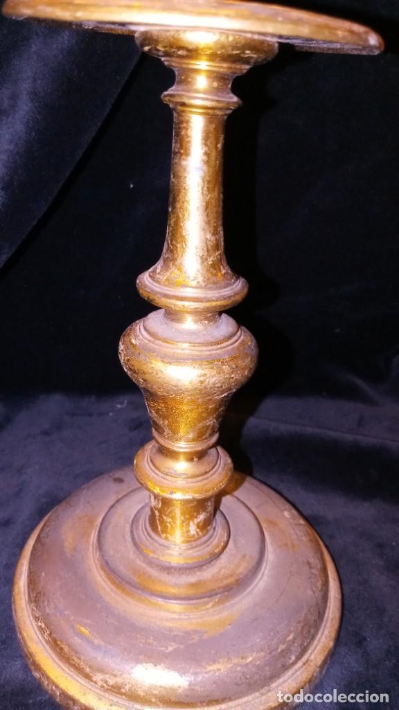 Antig&uuml;edades: Candelero antiguo de bronce - Foto 4