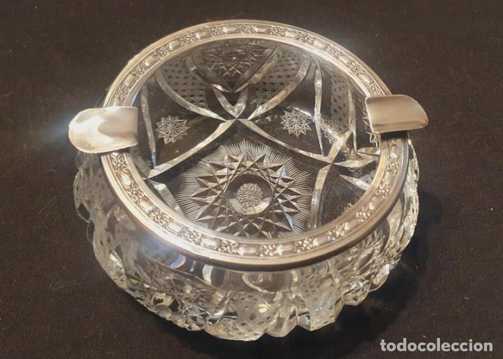 Antig&uuml;edades: Cenicero cristal bohemia y plata con sello estrella