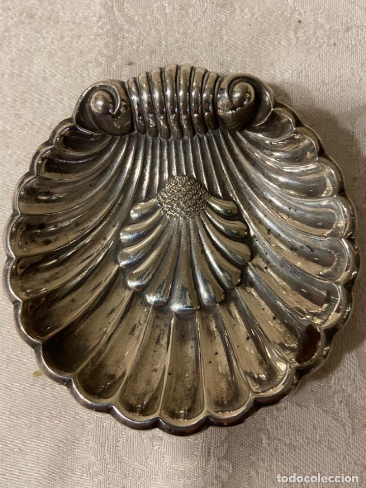 Antig&uuml;edades: C-26. Concha plata bautizo. - Foto 1