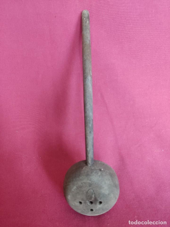 Antig&uuml;edades: ANTIGUO CAZO DE MADERA PARA ACEITUNAS - Foto 7