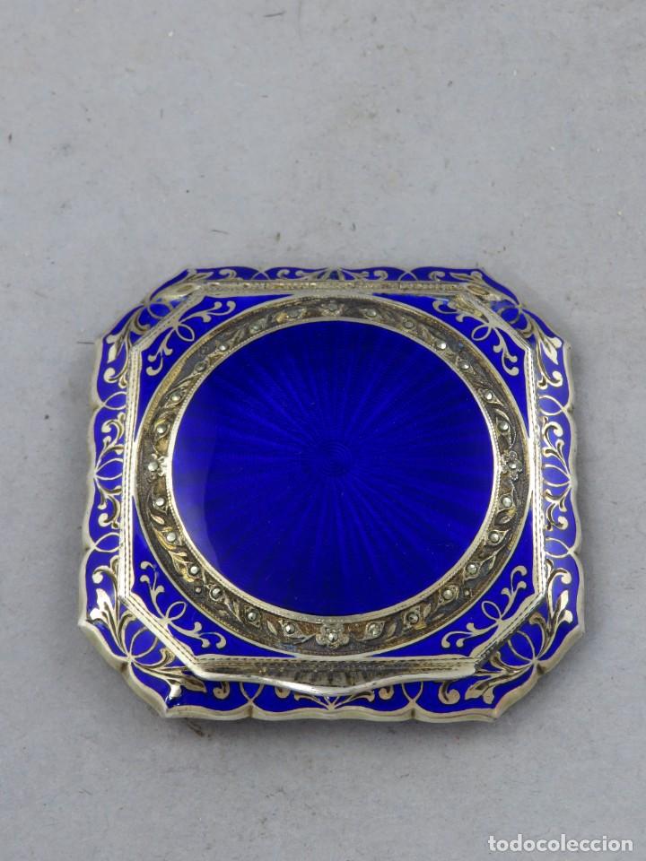 Antig&uuml;edades: Polvera cuadrada en plata y esmalte azul centroeuropa - Foto 1