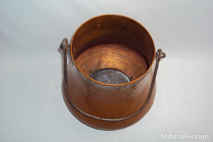 Antig&uuml;edades: Olla de cobre en forma de pera. - Foto 5